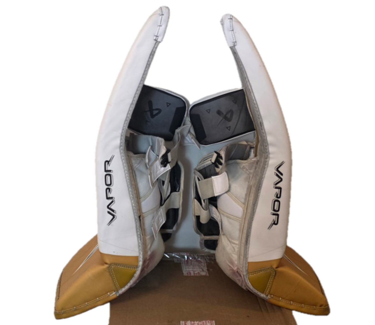 34" Bauer FlyLite Goalie Leg Pads Pro Stock -Medium(Used)
