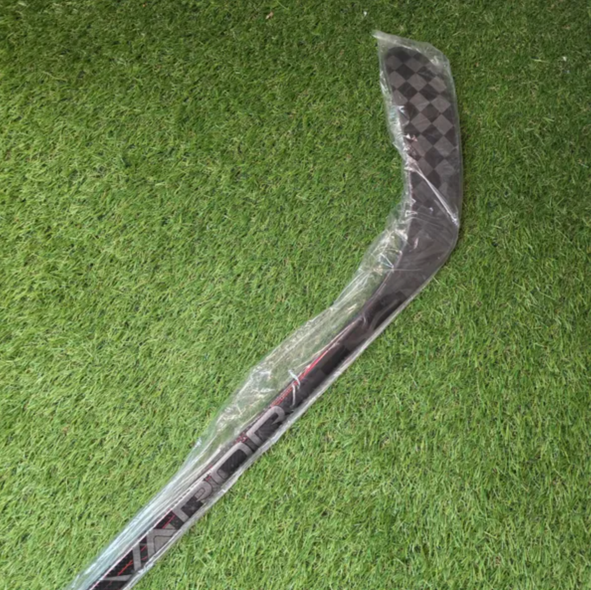 Bauer Vapor Hyperlite 2 RH P28 82 Flex Pro Stock Hockey Stick (New)
