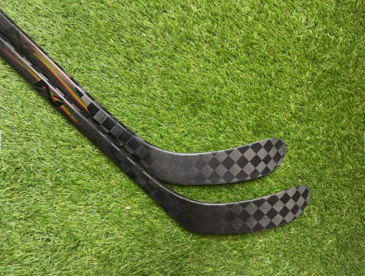 Bauer RED Twitch RH P28 77 Flex Pro Stock Hockey Stick (New)
