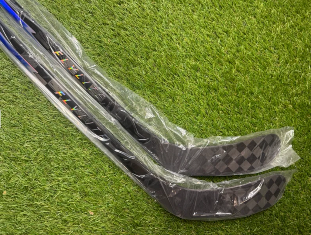 Bauer Vapor Flylite RH P28 77 Flex Pro Stock Hockey Stick (New)-HS-0021