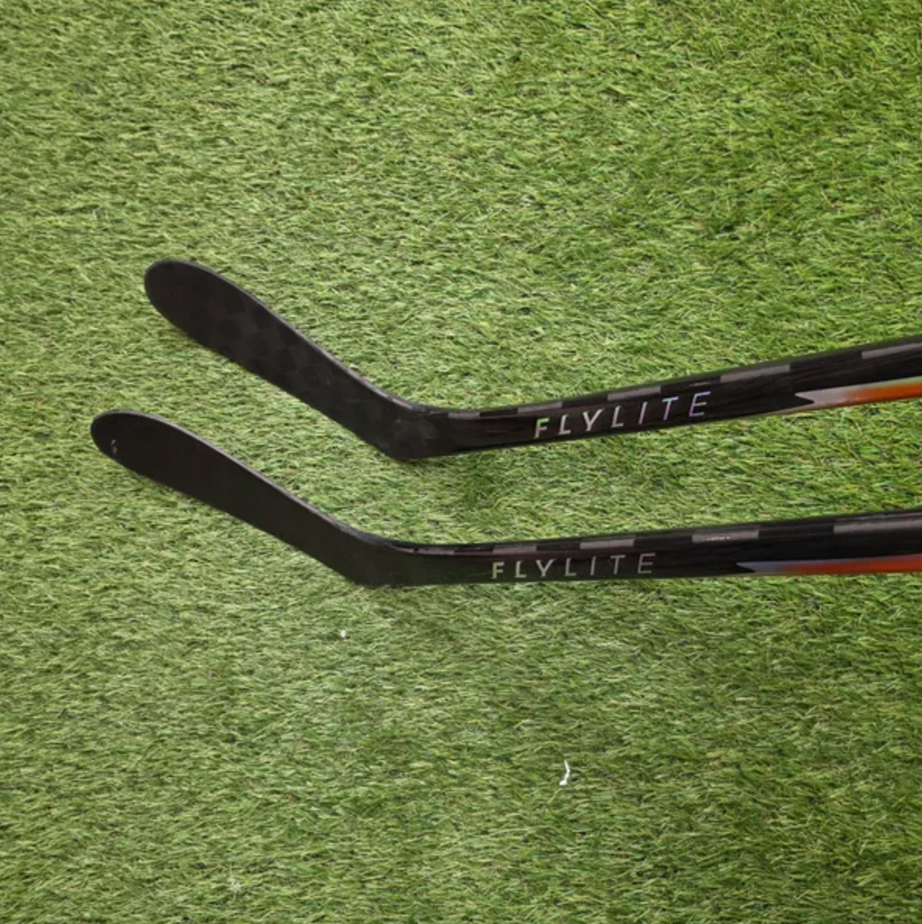 Bauer Vapor Flylite RH P28 70 Flex Pro Stock Hockey Stick(New)-2608032325-1