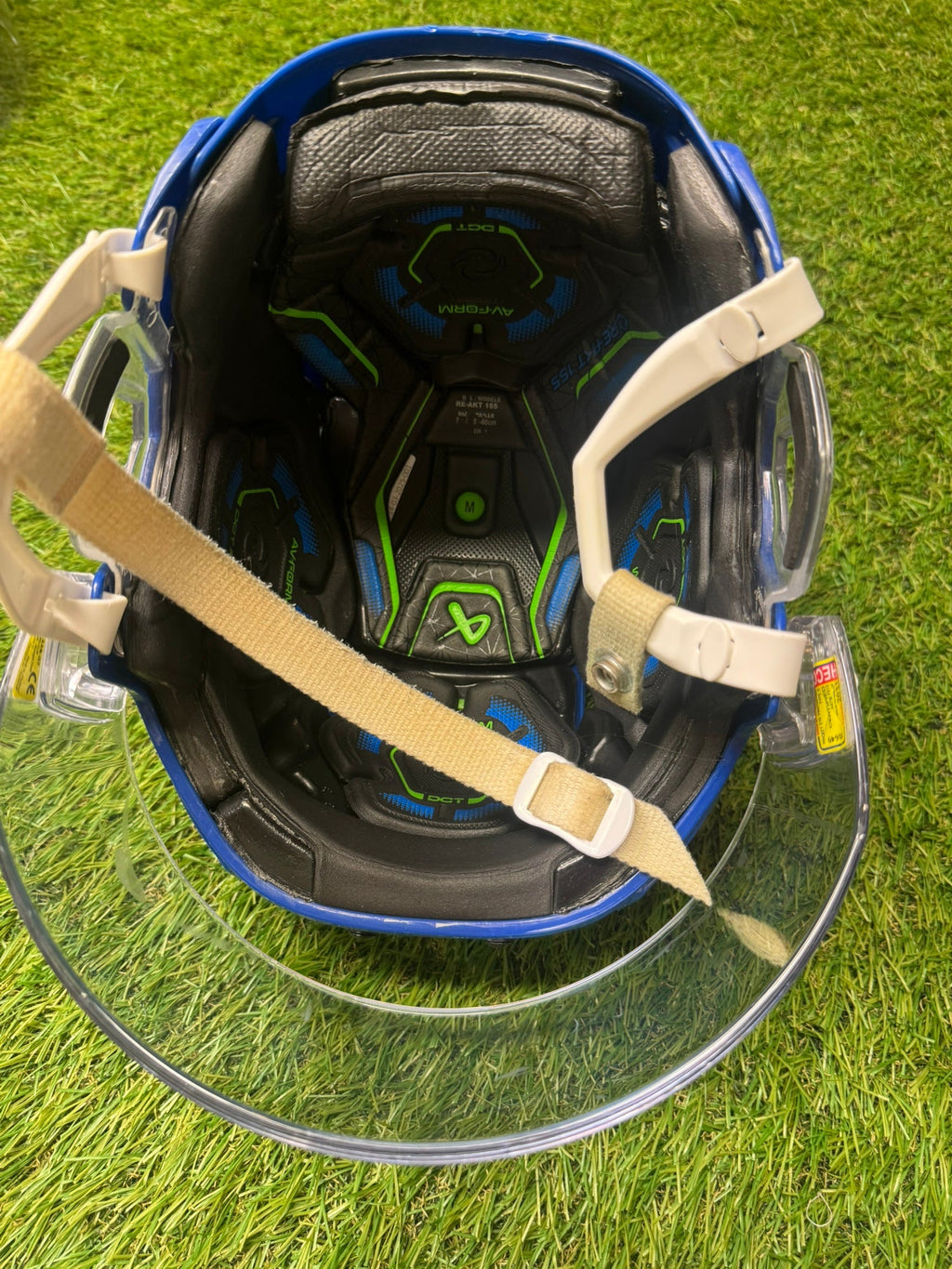 Medium Bauer Re-Akt 155 Helmet Pro Stock (Used)-HS-0037 - photo 5
