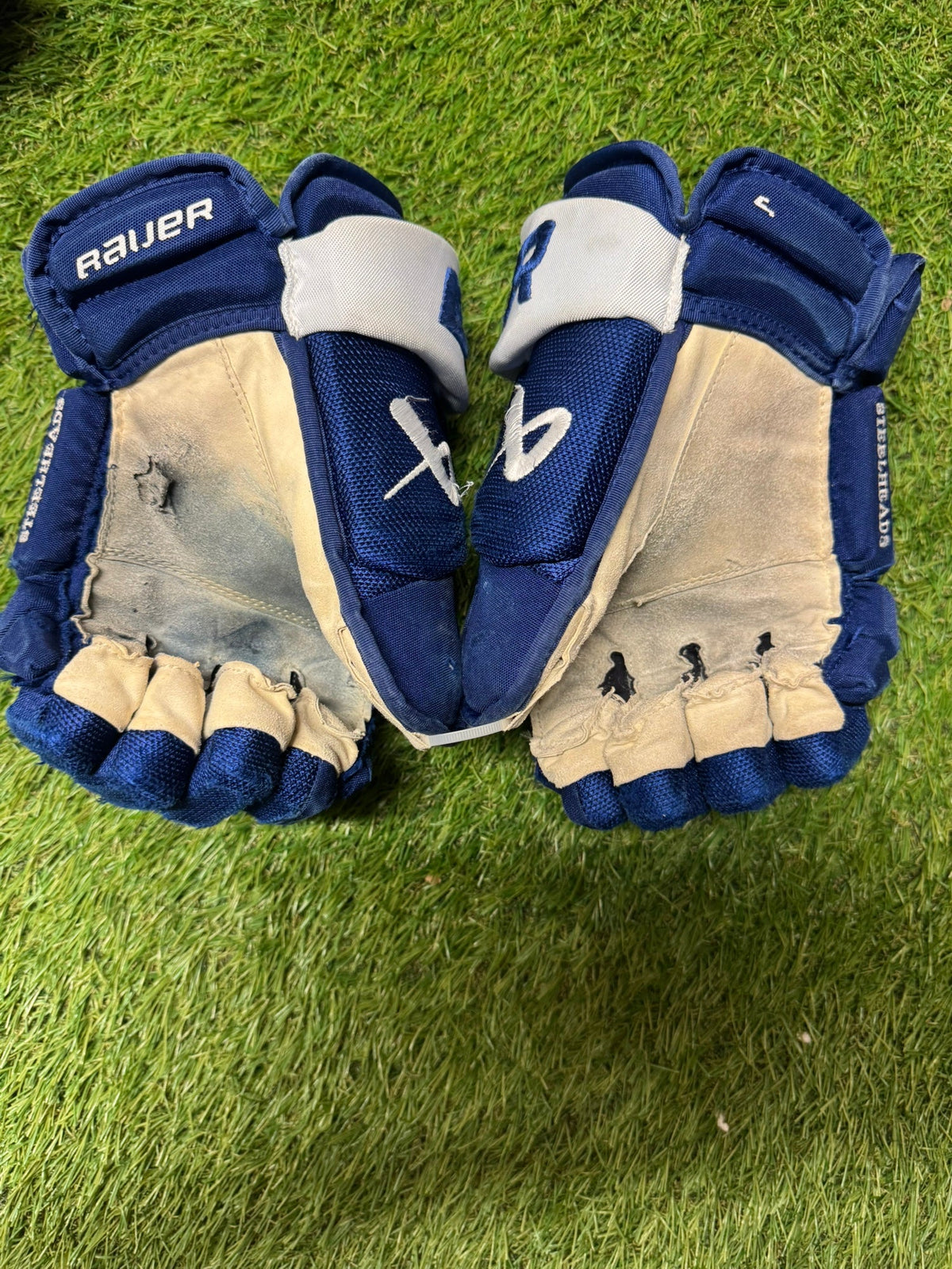 Bauer Vapor Hyperlite Gloves 14" Pro Stock (Used)-HS-0075 - photo 2