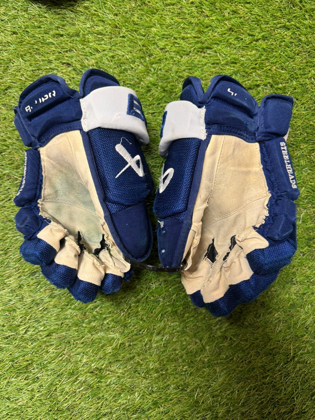 Bauer Vapor Hyperlite Gloves 14" Pro Stock (Used)-HS-0071 - photo 3
